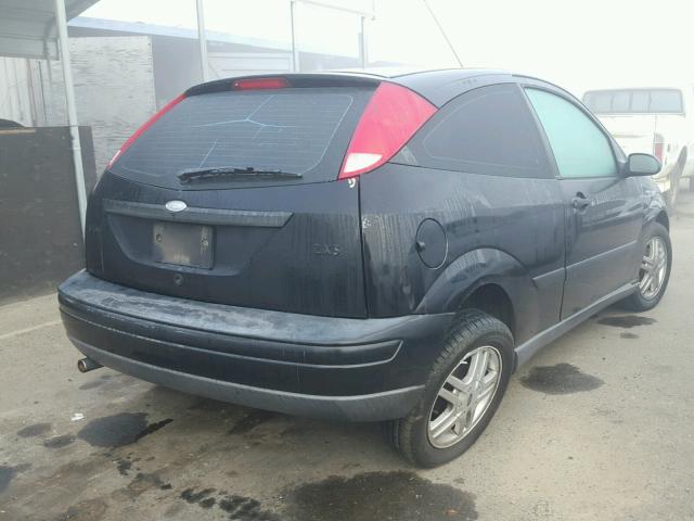 3FAFP3134YR240461 - 2000 FORD FOCUS ZX3 BLACK photo 4