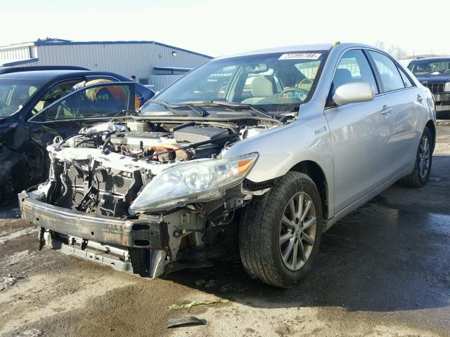 4T1BB3EK0AU121034 - 2010 TOYOTA CAMRY HYBR SILVER photo 2