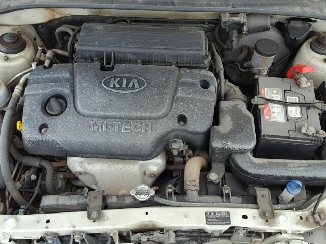 KNADC123826133723 - 2002 KIA RIO SILVER photo 7