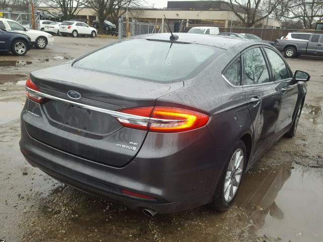 3FA6P0LU4HR148805 - 2017 FORD FUSION SE GRAY photo 4