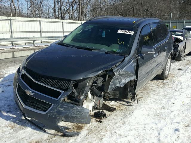 1GNEV23D29S143252 - 2009 CHEVROLET TRAVERSE L GRAY photo 2