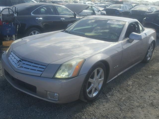 1G6YV34A455603300 - 2005 CADILLAC XLR GRAY photo 2