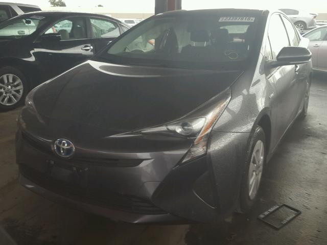 JTDKBRFU1G3016184 - 2016 TOYOTA PRIUS GRAY photo 2