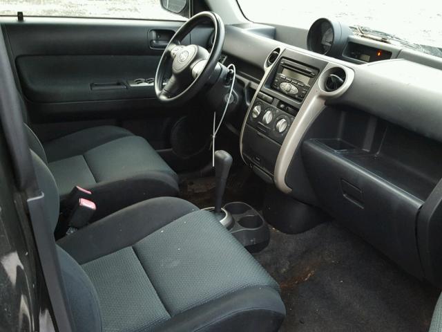 JTLKT324464100349 - 2006 TOYOTA SCION XB BLACK photo 5