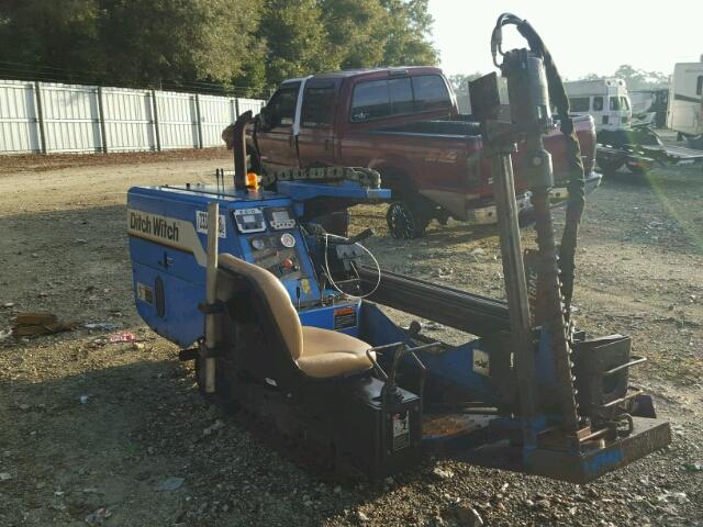 2V0592 - 2001 DITCH WITCH JT520 BLUE photo 1