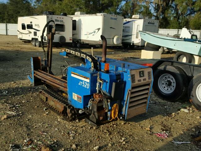 2V0592 - 2001 DITCH WITCH JT520 BLUE photo 3