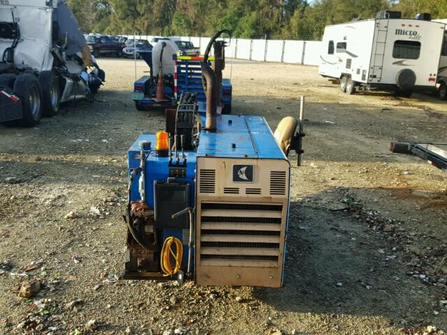 2V0592 - 2001 DITCH WITCH JT520 BLUE photo 6