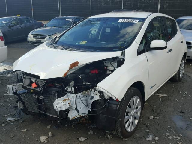 1N4BZ0CP3HC305807 - 2017 NISSAN LEAF S WHITE photo 2