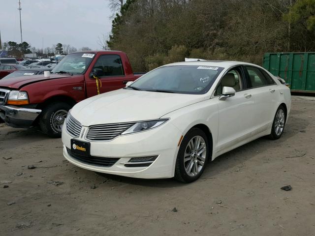 3LN6L2J93DR813862 - 2013 LINCOLN MKZ CREAM photo 2