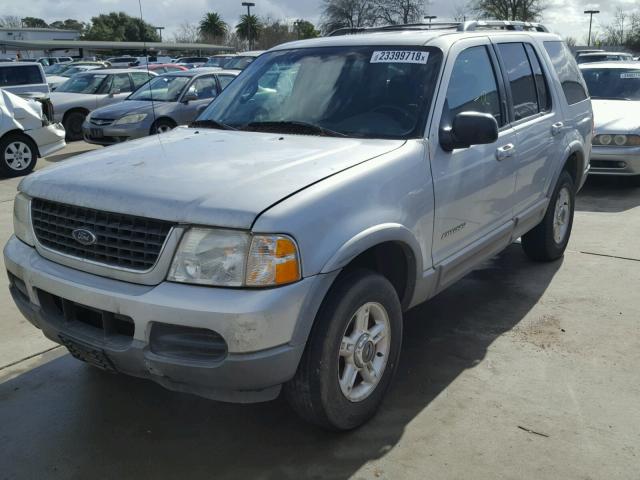 1FMZU73E82UA12318 - 2002 FORD EXPLORER X SILVER photo 2