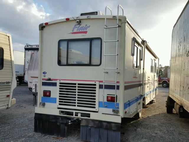 4CDX47U22R2503374 - 1994 OSHKOSH MOTOR TRUCK CO. CHASSIS T WHITE photo 4