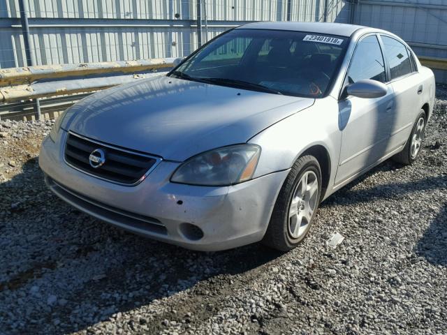 1N4AL11D54C133558 - 2004 NISSAN ALTIMA BAS SILVER photo 2