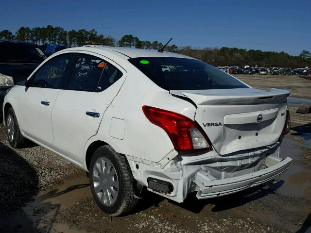 3N1CN7AP5HL876793 - 2017 NISSAN VERSA S WHITE photo 3