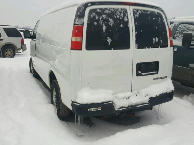 1GCHG35U251153816 - 2005 CHEVROLET EXPRESS G3 WHITE photo 3