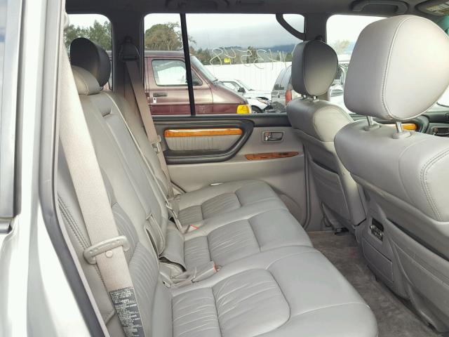 JTJHT00W964019255 - 2006 LEXUS LX 470 SILVER photo 6