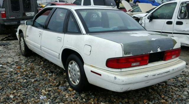 2G4WB52K9T1519200 - 1996 BUICK REGAL CUST WHITE photo 3