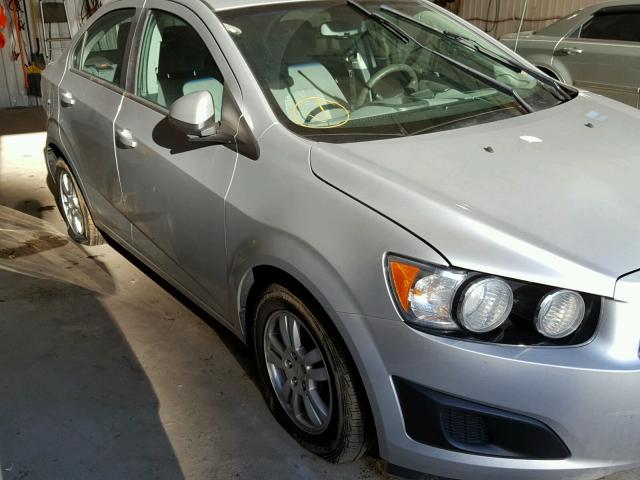 1G1JA5SH4C4174046 - 2012 CHEVROLET SONIC LS 白色 照片 9