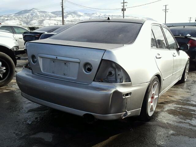 JTHBD182110015504 - 2001 LEXUS IS 300 SILVER photo 4