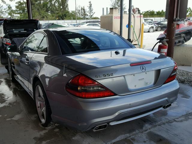 WDBSK7BA9BF162757 - 2011 MERCEDES-BENZ SL 550 SILVER photo 3