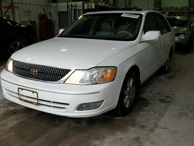 4T1BF28B41U164026 - 2001 TOYOTA AVALON XL WHITE photo 2