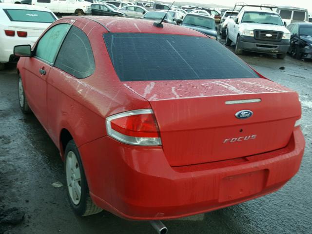 1FAHP32N38W225472 - 2008 FORD FOCUS S/SE RED photo 3