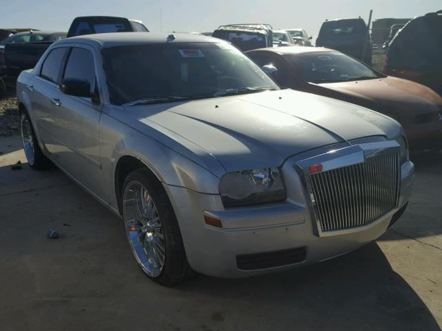 2C3KA43R37H693180 - 2007 CHRYSLER 300 SILVER photo 1