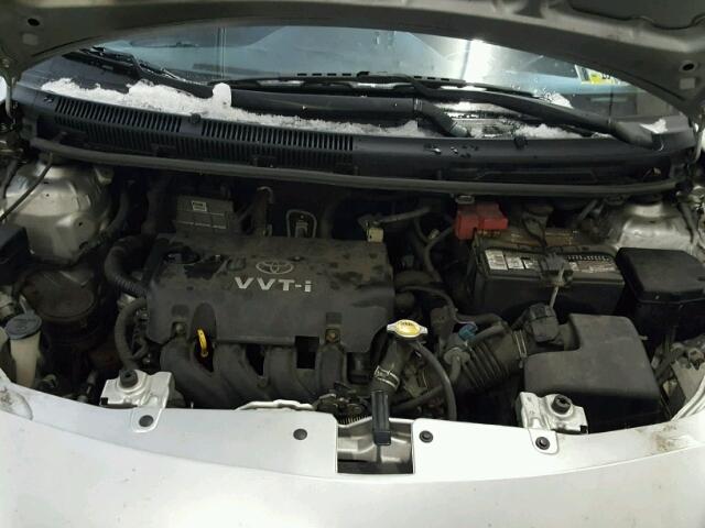 JTDBT923871135064 - 2007 TOYOTA YARIS SILVER photo 7