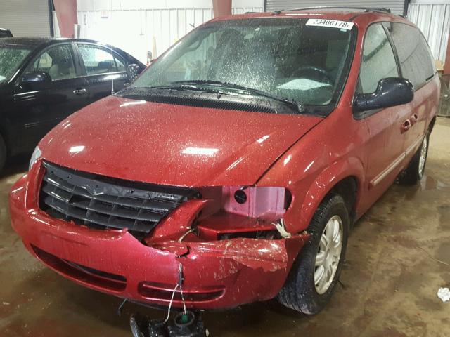 2A4GP54L46R826225 - 2006 CHRYSLER TOWN & COU BURGUNDY photo 2