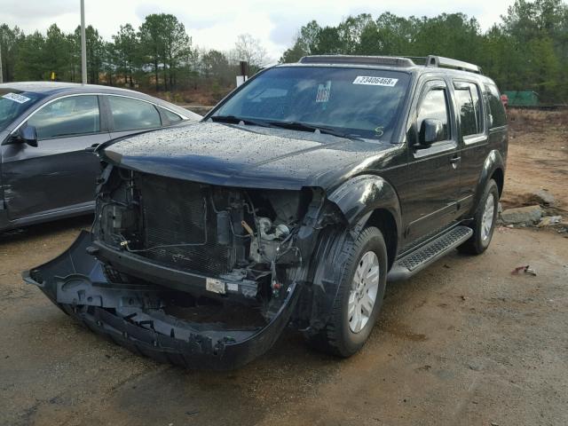 5N1AR18UX6C663537 - 2006 NISSAN PATHFINDER BLACK photo 2