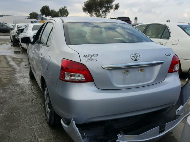 JTDBT923581276420 - 2008 TOYOTA YARIS SILVER photo 3