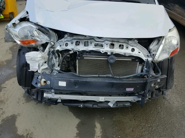 JTDBT923581276420 - 2008 TOYOTA YARIS SILVER photo 9