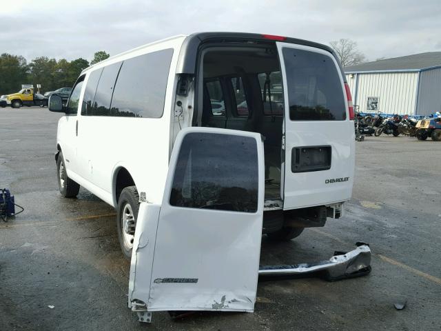 1GAHG35U141124542 - 2004 CHEVROLET EXPRESS G3 WHITE photo 9