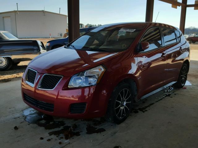 5Y2SP6E89AZ404126 - 2010 PONTIAC VIBE RED photo 2