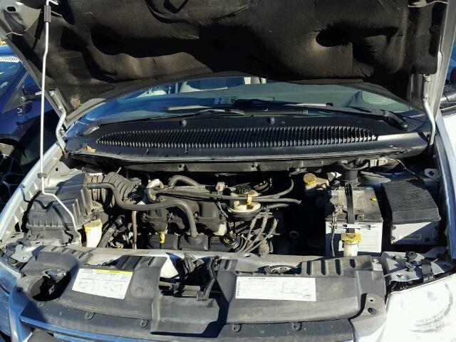 2A8GP54L57R171671 - 2007 CHRYSLER TOWN & COU SILVER photo 7