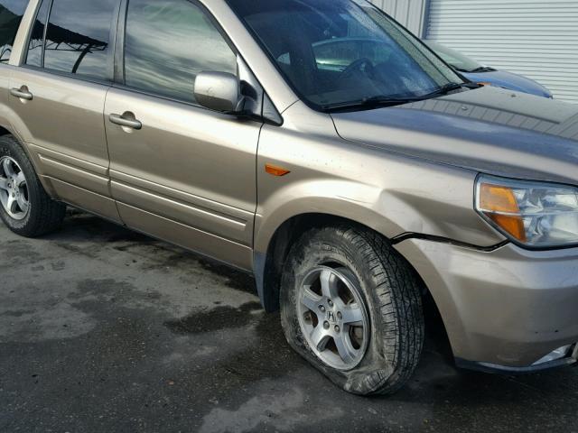 5FNYF28486B017532 - 2006 HONDA PILOT EX BROWN photo 9