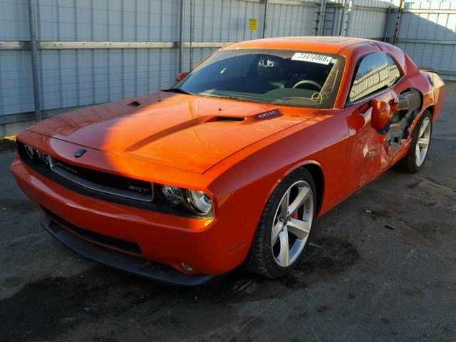 2B3LJ74W78H311838 - 2008 DODGE CHALLENGER ORANGE photo 2