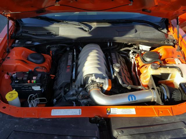 2B3LJ74W78H311838 - 2008 DODGE CHALLENGER ORANGE photo 7