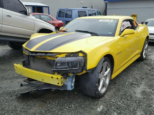 2G1FD1E31F9219659 - 2015 CHEVROLET CAMARO LT YELLOW photo 2