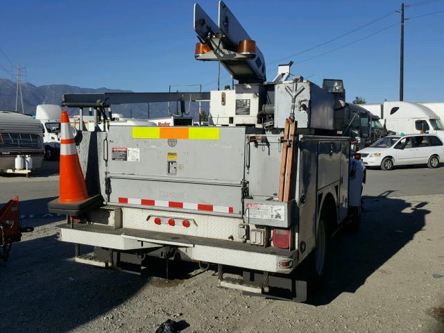 1FDMF70J8SVA67450 - 1995 FORD F700 WHITE photo 4