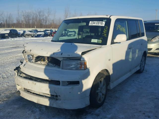 JTLKT324464074027 - 2006 SCION XB WHITE photo 2