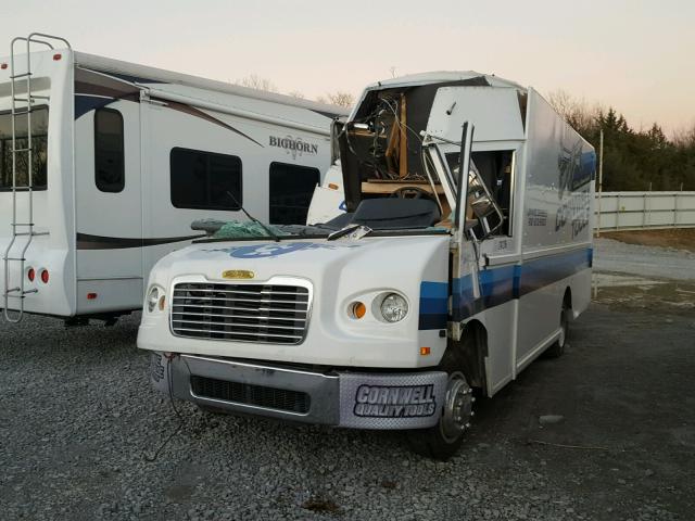 4UZAAPDH96CW65105 - 2006 FREIGHTLINER CHASSIS M WHITE photo 2