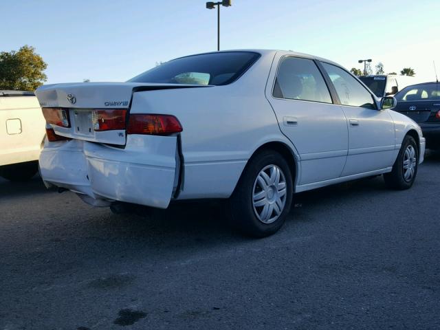 JT2BF22K710334585 - 2001 TOYOTA CAMRY CE WHITE photo 4