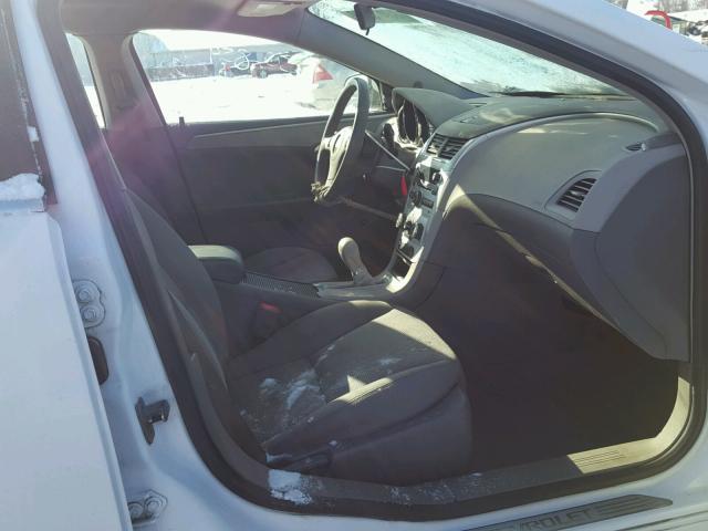 1G1ZH57B794190625 - 2009 CHEVROLET MALIBU 1LT Ақ фото 5