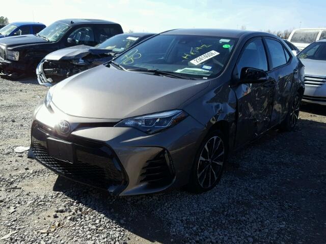 5YFBURHE2HP655876 - 2017 TOYOTA COROLLA L GRAY photo 2