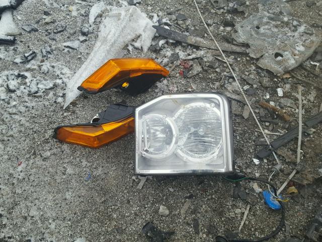 1J8HG48PX7C527617 - 2007 JEEP COMMANDER თეთრი ფოტო 9