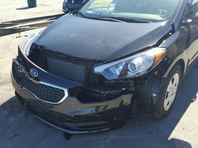 KNAFK4A6XG5601196 - 2016 KIA FORTE LX BLACK photo 9