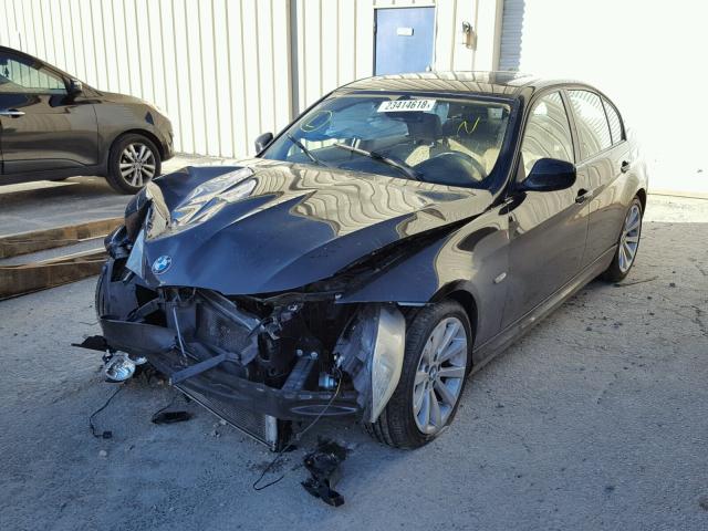 WBAPH7G56BNN07425 - 2011 BMW 328 I BLACK photo 2