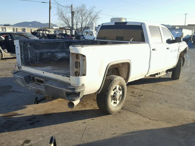 1GT12XE87FF139408 - 2015 GMC SIERRA K25 WHITE photo 4