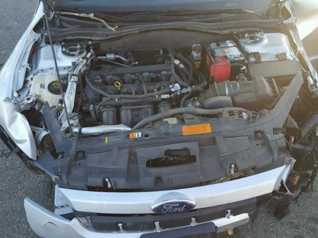 3FAHP0HA0CR324667 - 2012 FORD FUSION SE SILVER photo 7