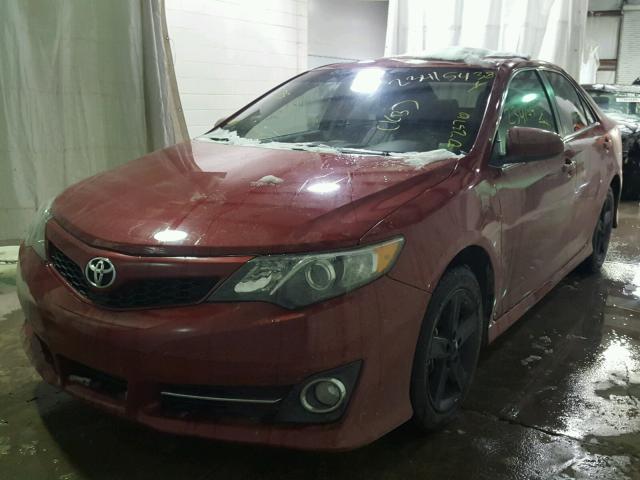 4T1BF1FK8EU866613 - 2014 TOYOTA CAMRY L RED photo 2